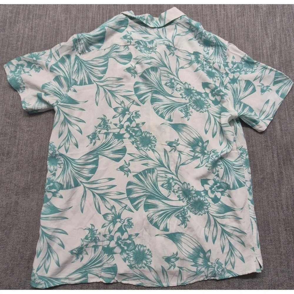 Banana Republic men's white button up blue tropical print short sleeve shirt Med
